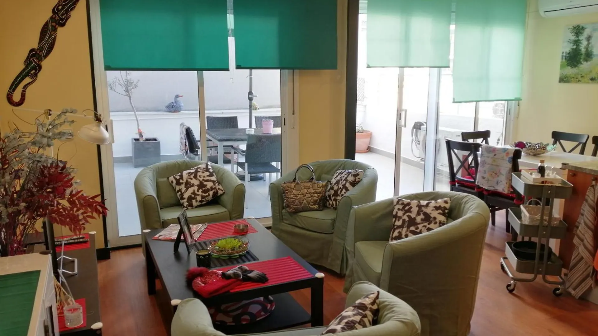 Apartaments Oller Centro contacts