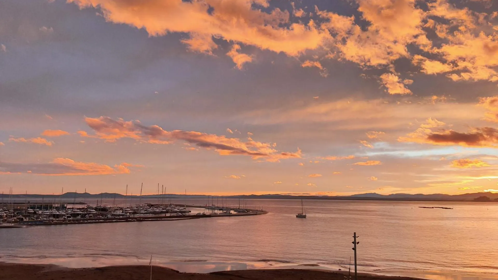 Apartaments Oller Centro Roses 0*,  Spain